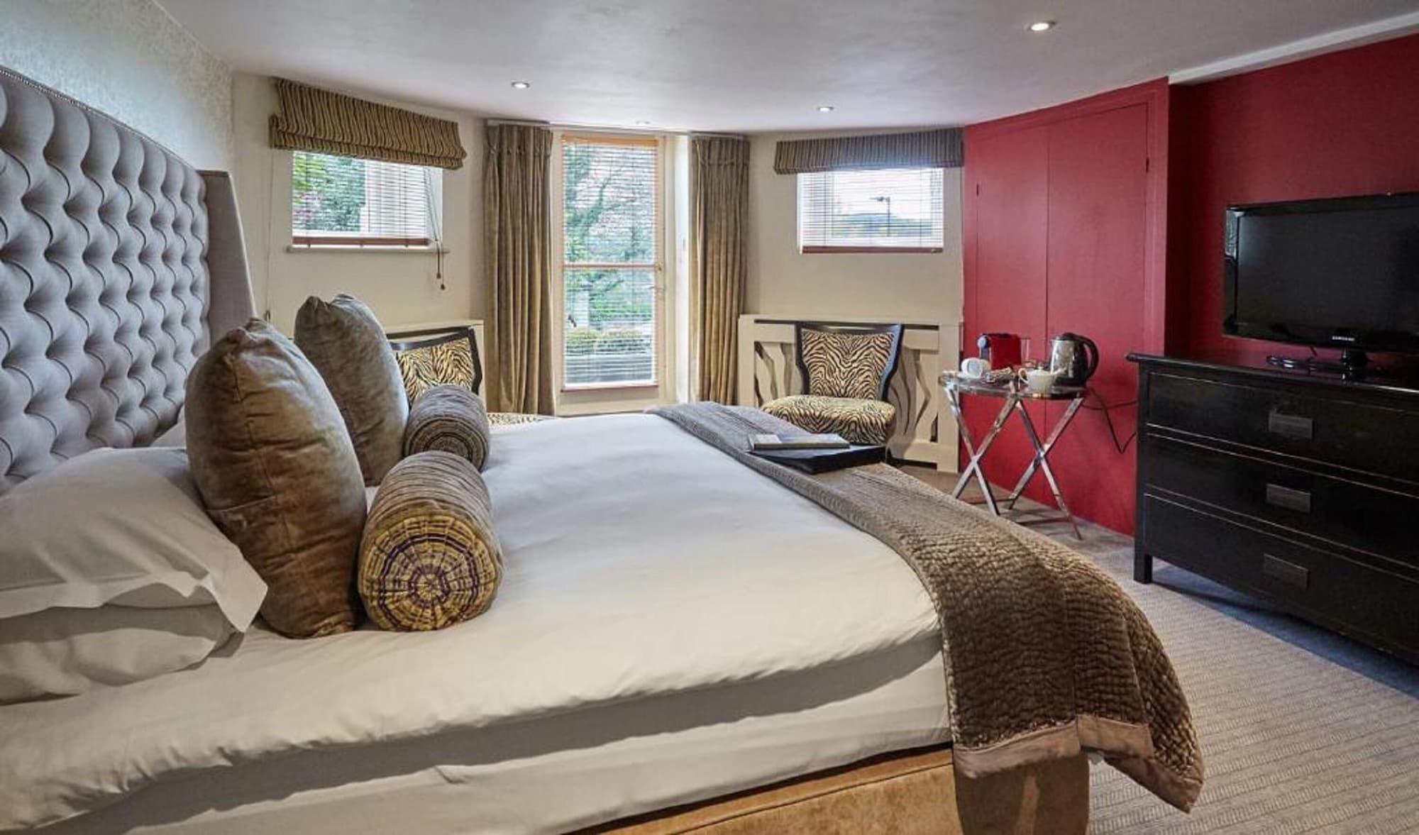 Dorian House Boutique B&B - Free Parking! Bath Esterno foto A bedroom at the hotel