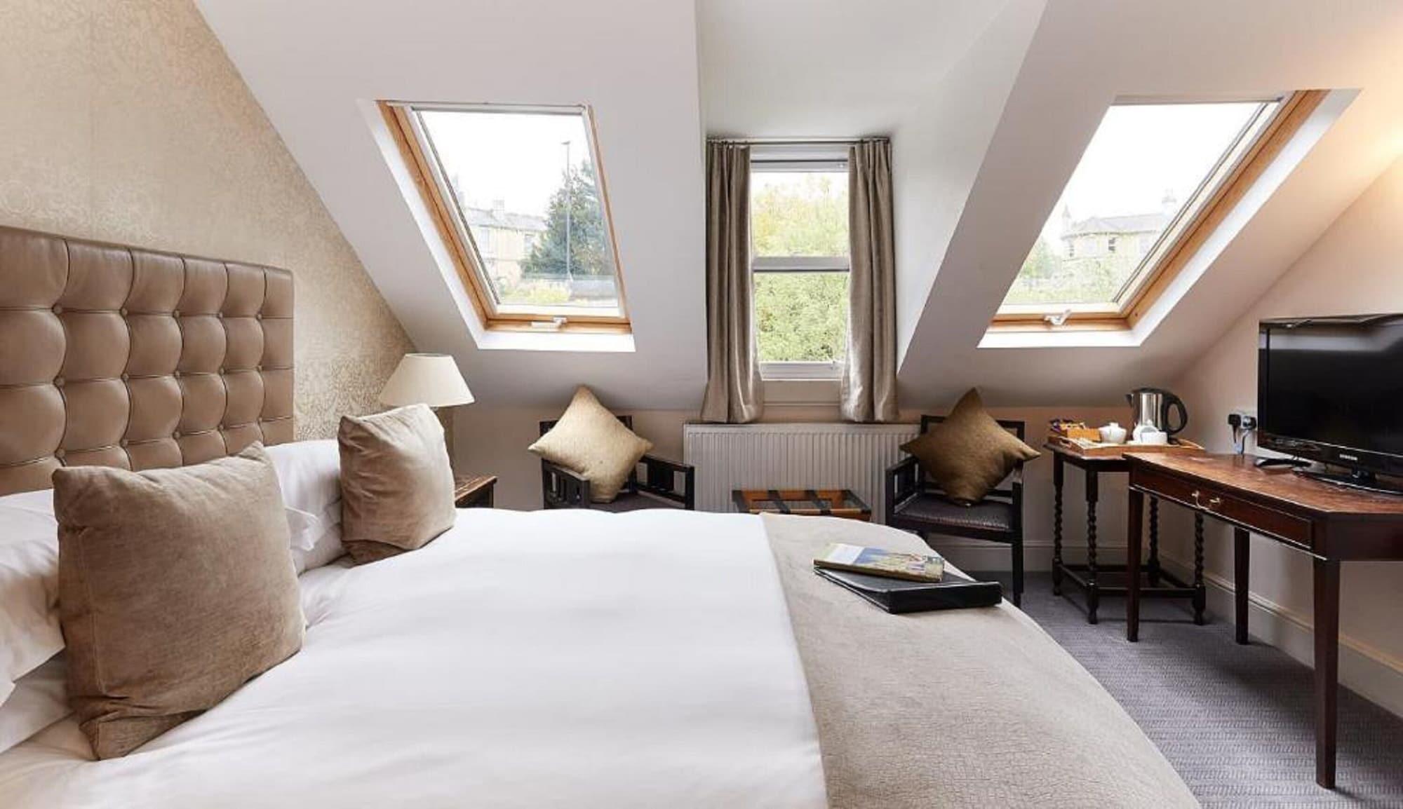Dorian House Boutique B&B - Free Parking! Bath Esterno foto A room at the hotel