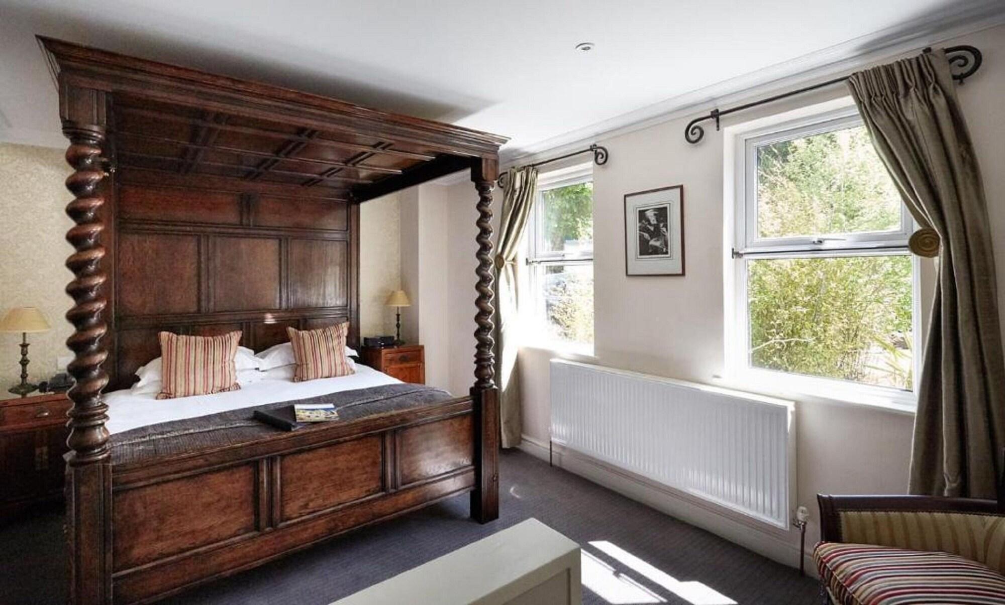 Dorian House Boutique B&B - Free Parking! Bath Esterno foto A bedroom at The Swan Hotel