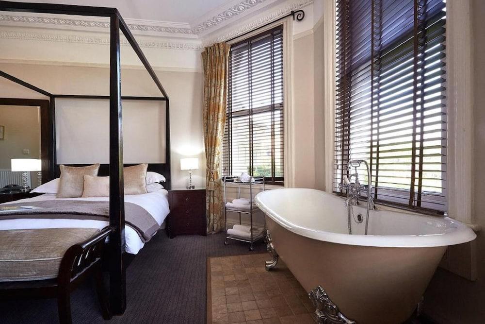Dorian House Boutique B&B - Free Parking! Bath Esterno foto A suite at the hotel