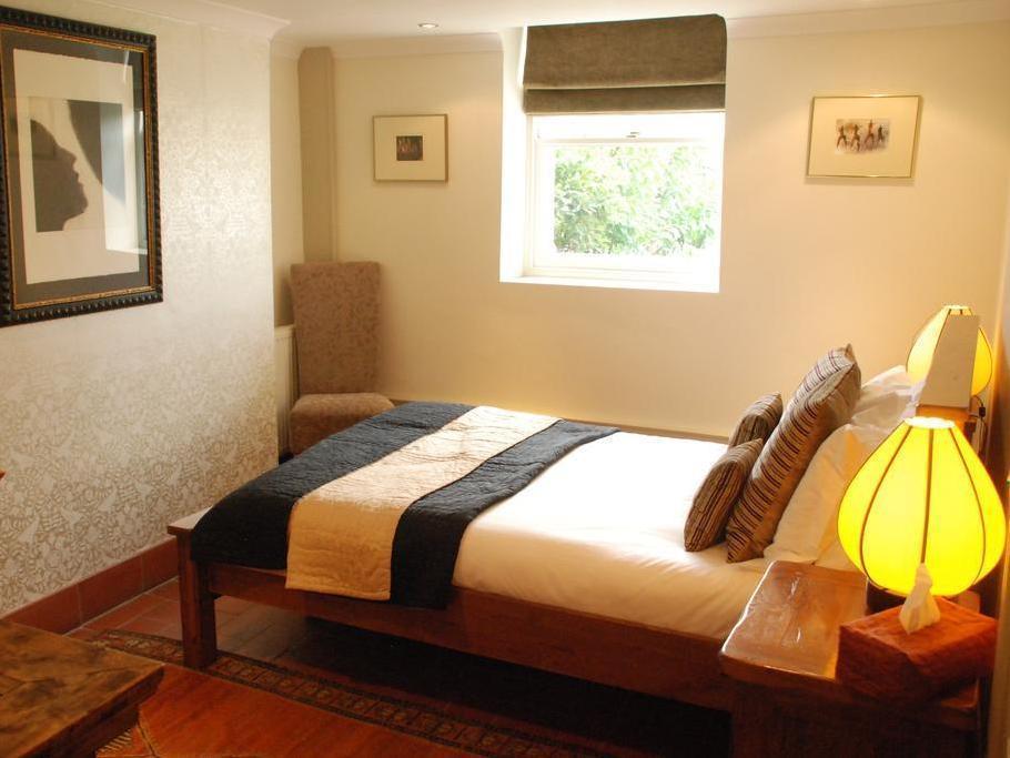 Dorian House Boutique B&B - Free Parking! Bath Esterno foto A bedroom at the hotel