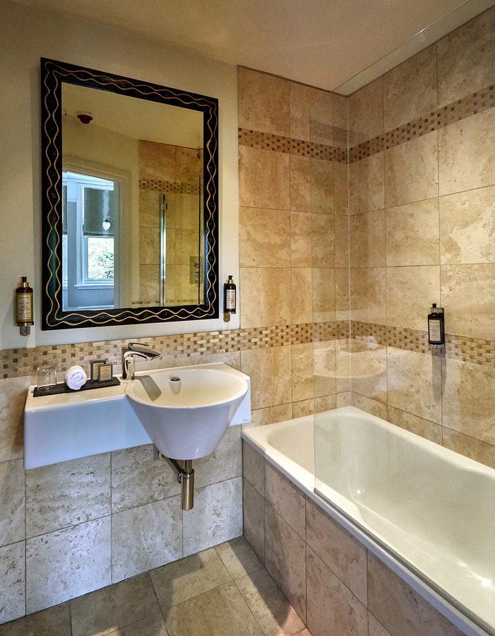 Dorian House Boutique B&B - Free Parking! Bath Esterno foto Bathroom